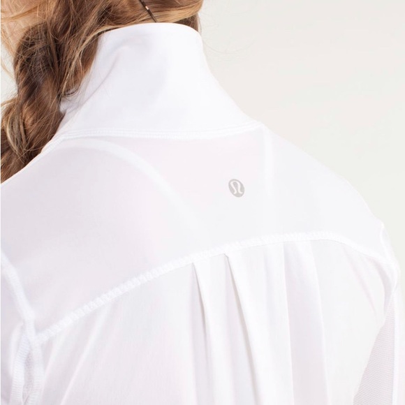 LULULEMON Sun Runner Hybrid Pullover in White, Size 2 - Picture 4 of 12